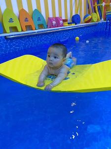 婴幼儿泳池